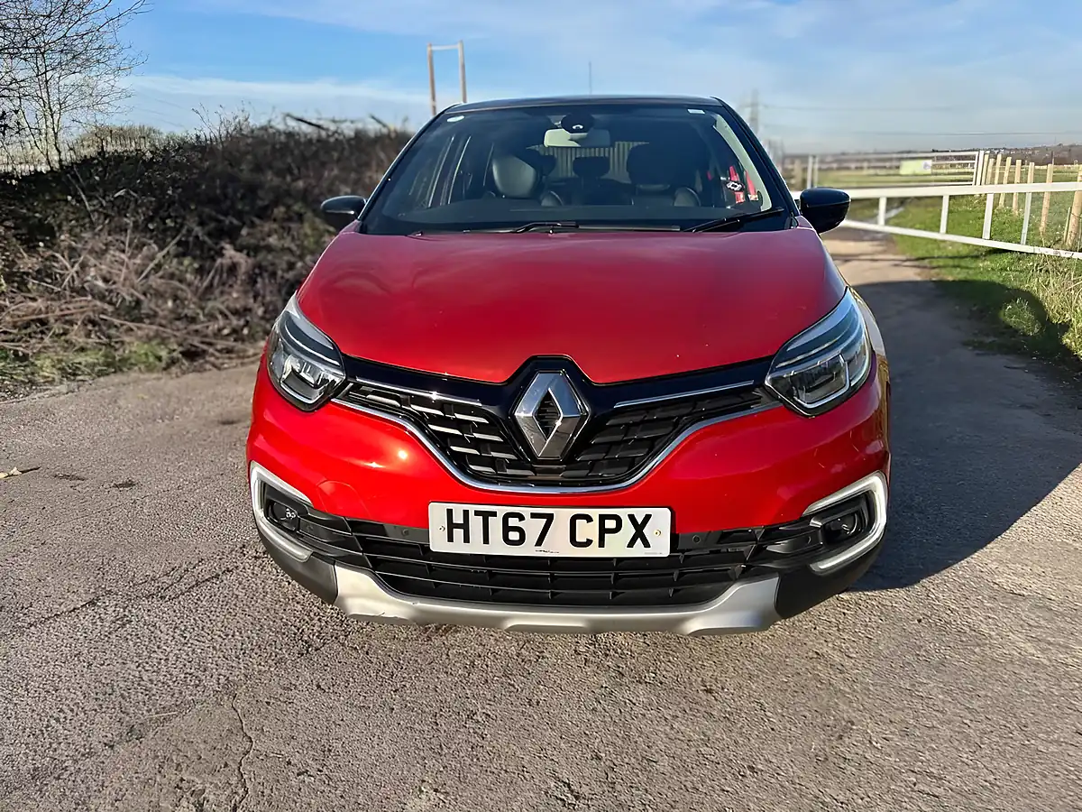 Used 2018 Renault Captur Signature X Nav Red - Interior and Exterior details 17
