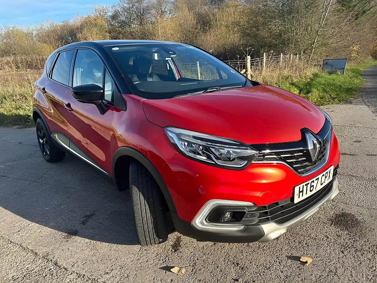 Used 2018 Renault Captur Signature X Nav Red - Interior and Exterior details 4