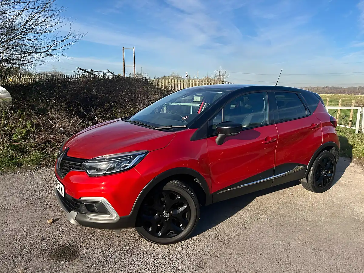 Used 2018 Renault Captur Signature X Nav Red - Interior and Exterior details 5