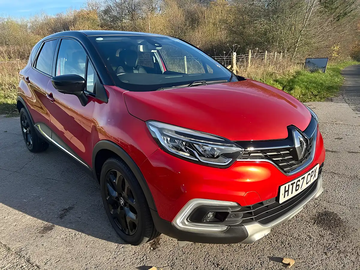 Used 2018 Renault Captur Signature X Nav Red - Interior and Exterior details 7