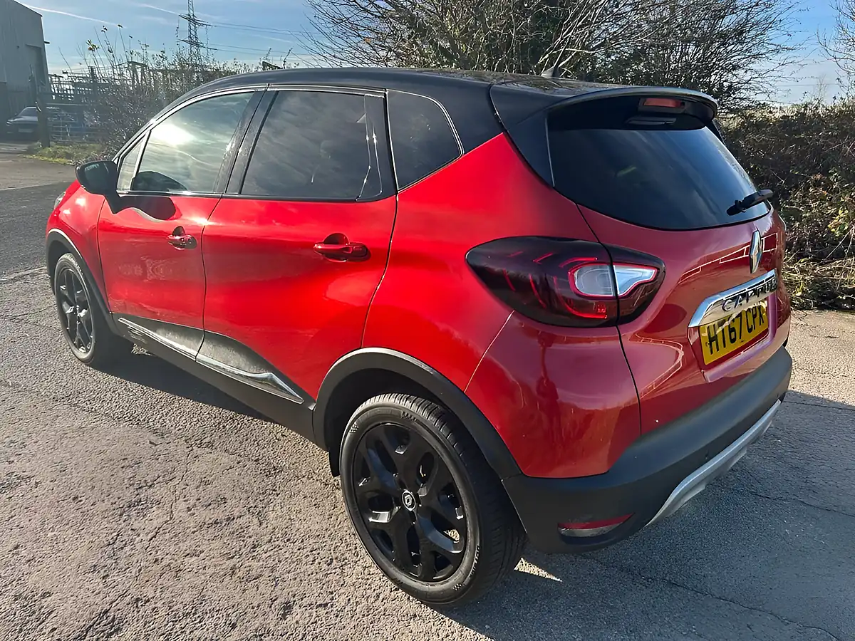 Used 2018 Renault Captur Signature X Nav Red - Interior and Exterior details 9