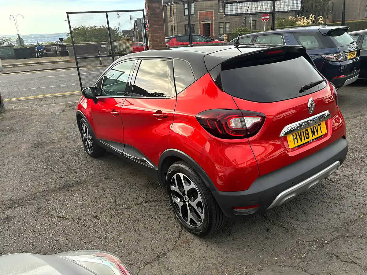 Used 2018 Renault Captur Signature X Nav Red - Interior and Exterior details 5