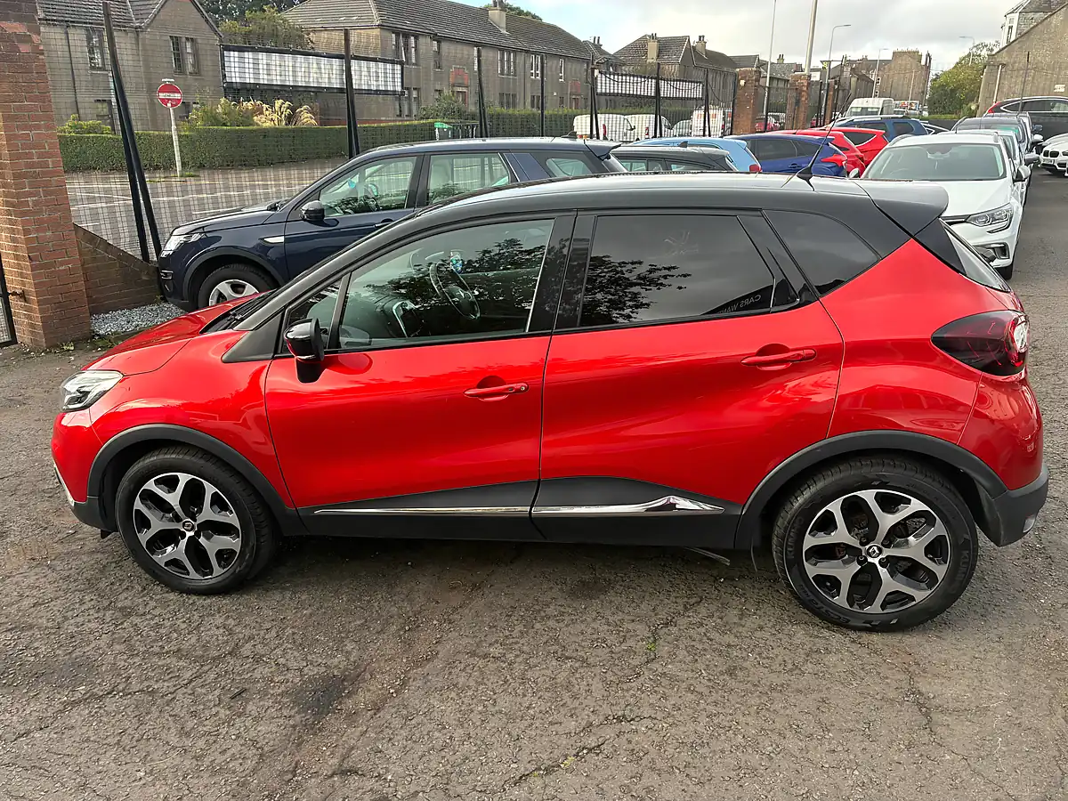 Used 2018 Renault Captur Signature X Nav Red - Interior and Exterior details 6