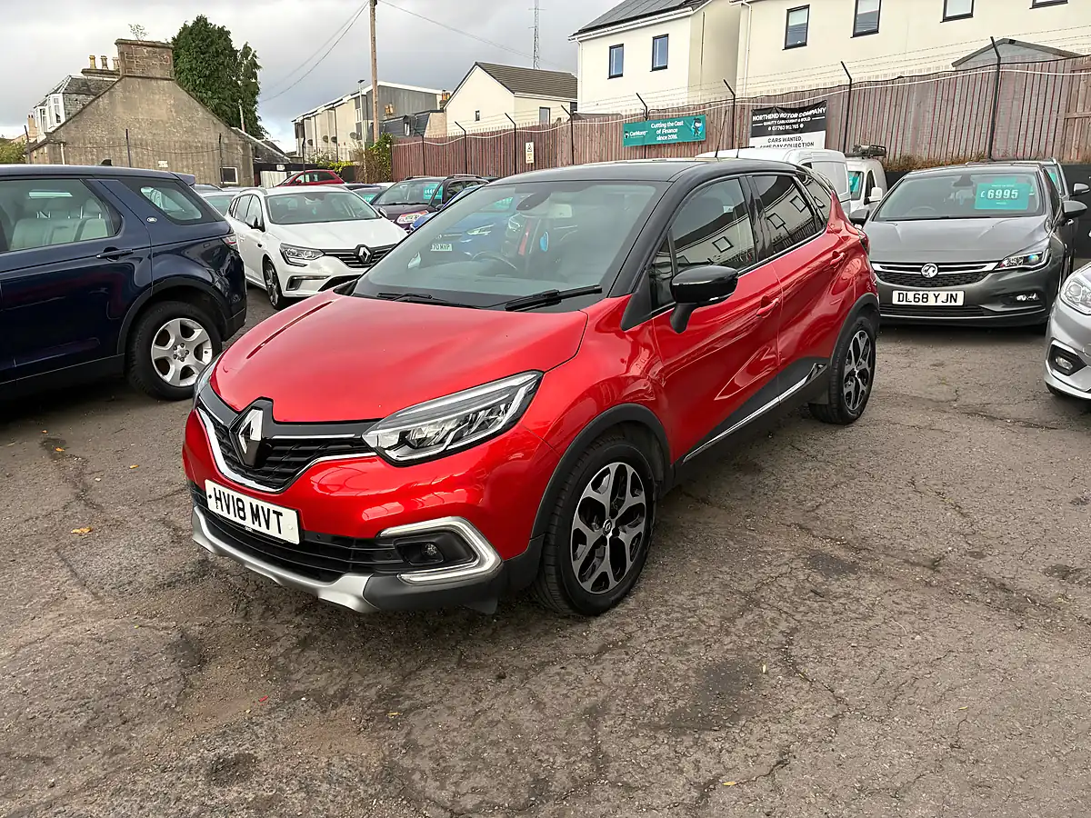Used 2018 Renault Captur Signature X Nav Red - Interior and Exterior details 8