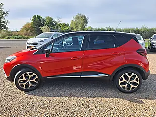 Used 2018 Renault Captur Signature X Nav Red - Interior and Exterior details 10