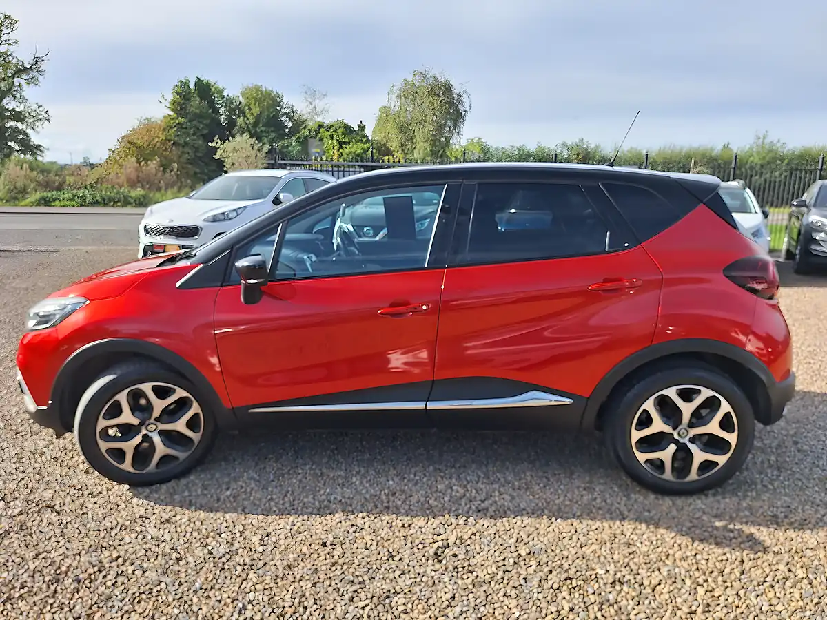 Used 2018 Renault Captur Signature X Nav Red - Interior and Exterior details 10