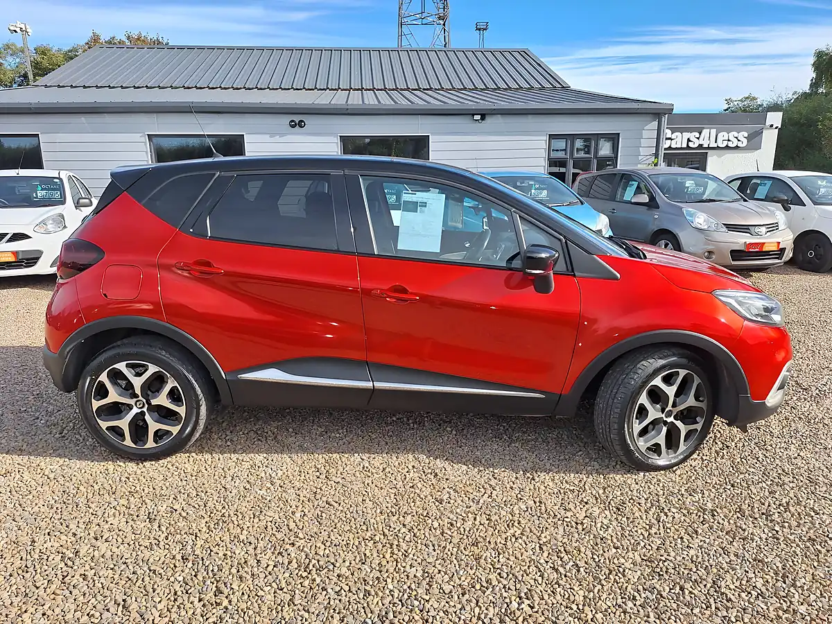 Used 2018 Renault Captur Signature X Nav Red - Interior and Exterior details 19