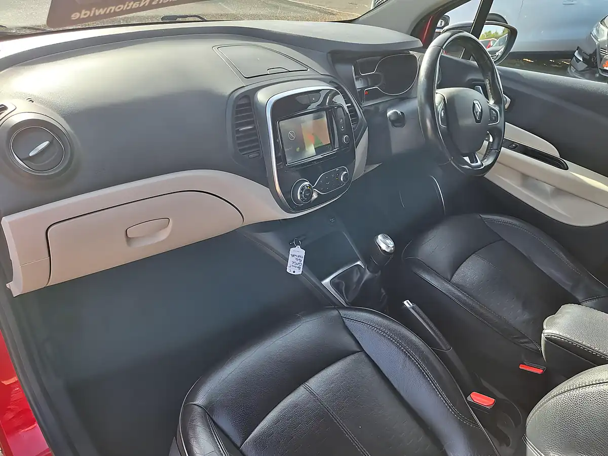 Used 2018 Renault Captur Signature X Nav Red - Interior and Exterior details 2