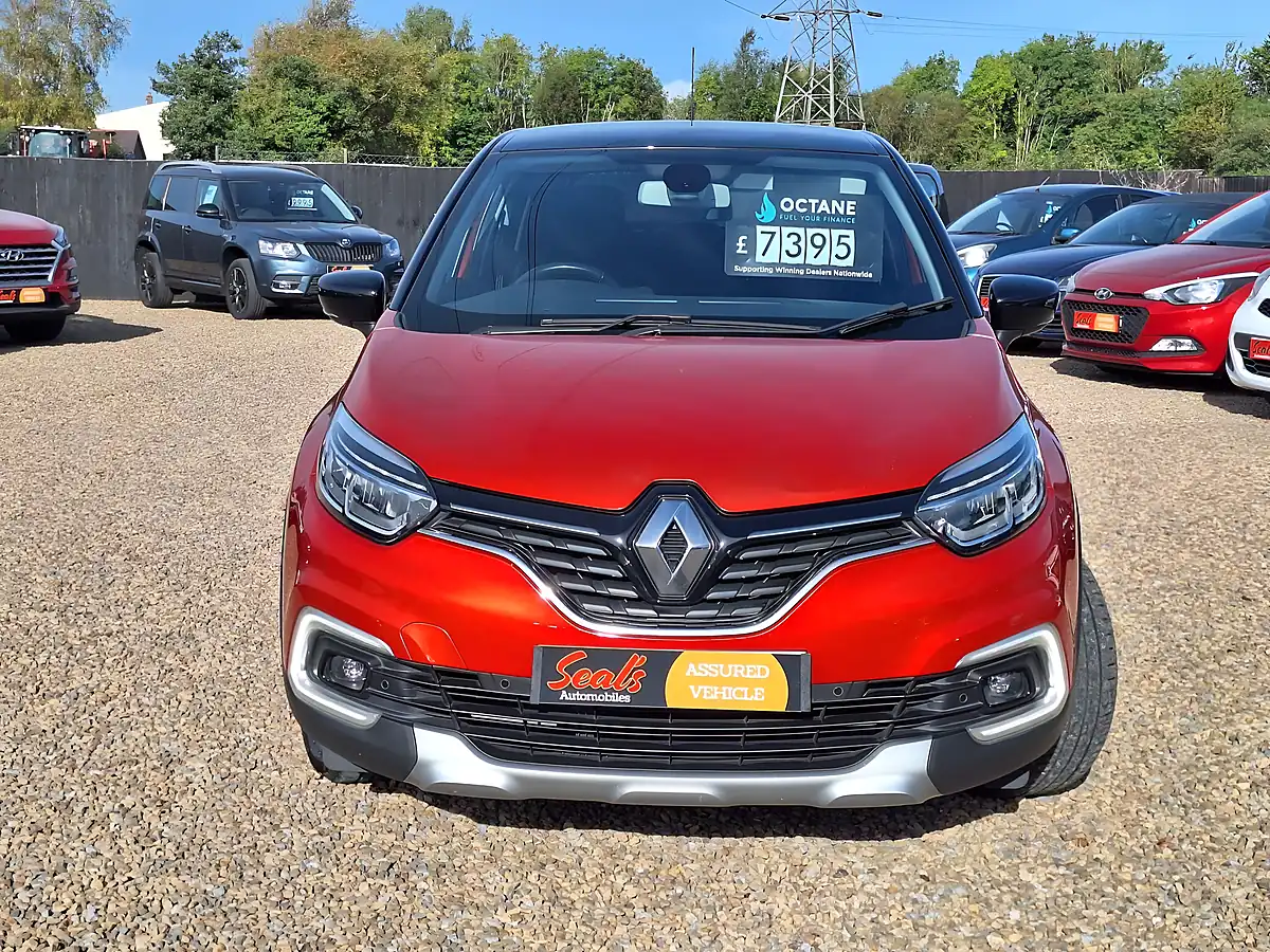 Used 2018 Renault Captur Signature X Nav Red - Interior and Exterior details 6