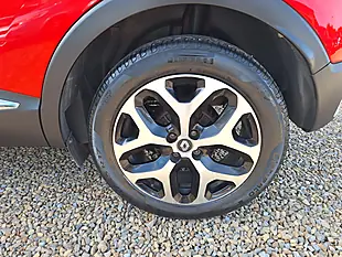 Used 2018 Renault Captur Signature X Nav Red - Interior and Exterior details 9