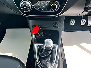 Used 2018 Renault Captur Signature X Nav White/Black - Interior and Exterior details 15
