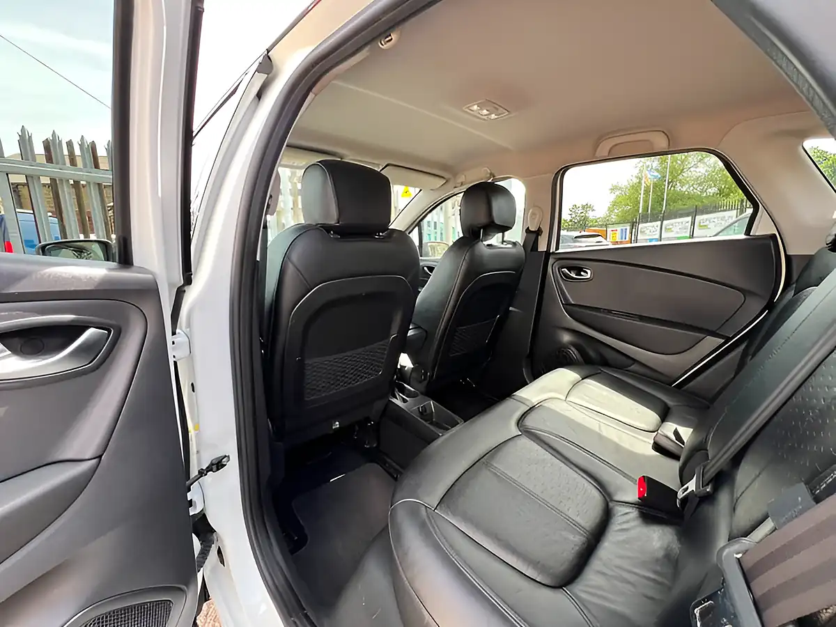 Used 2018 Renault Captur Signature X Nav White/Black - Interior and Exterior details 19