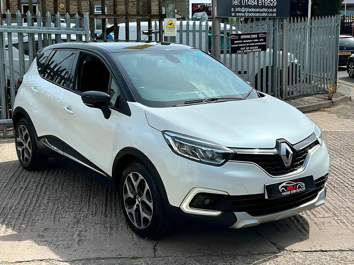 Used 2018 Renault Captur Signature X Nav White/Black - Interior and Exterior details 5