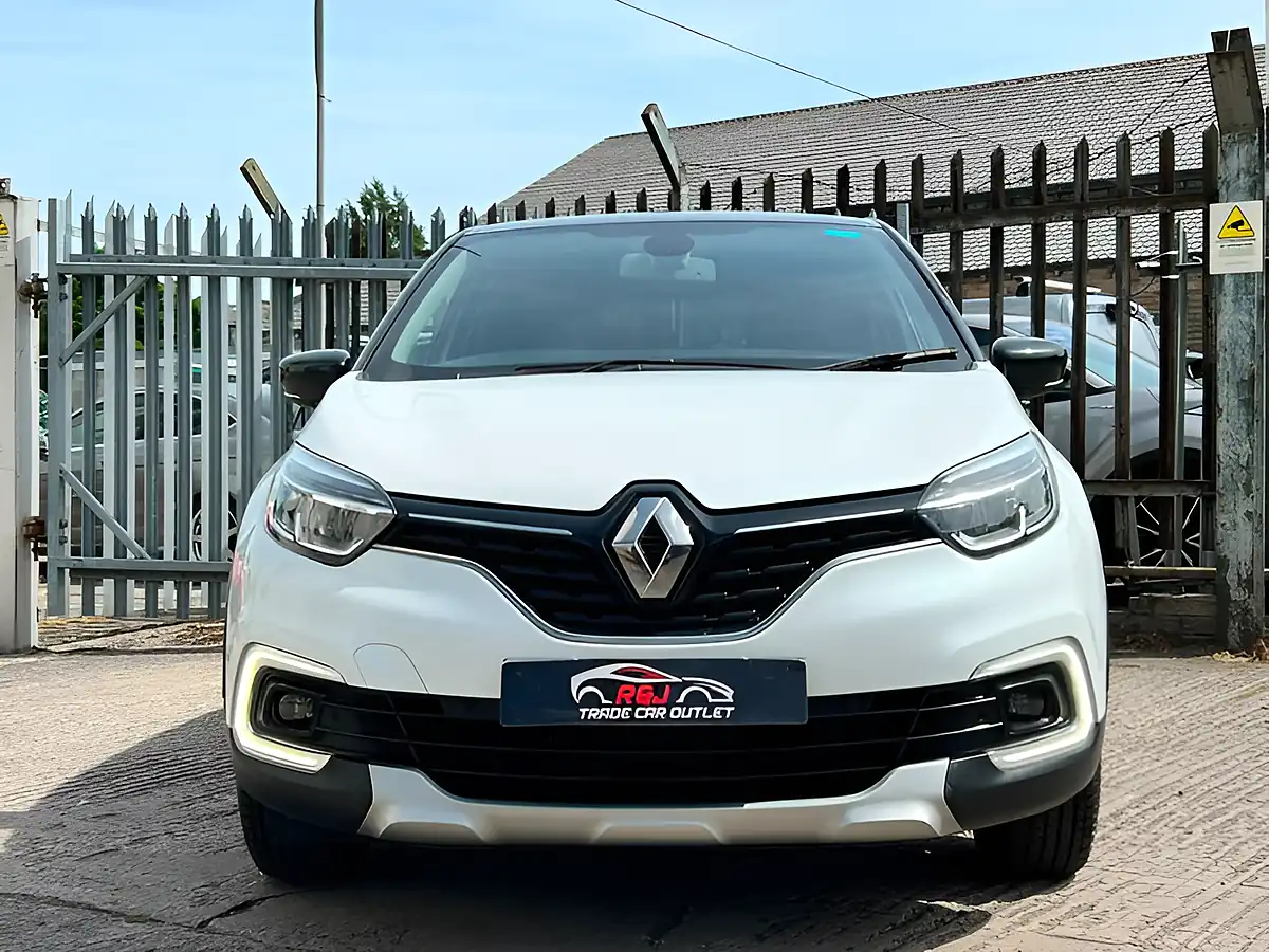 Used 2018 Renault Captur Signature X Nav White/Black - Interior and Exterior details 6