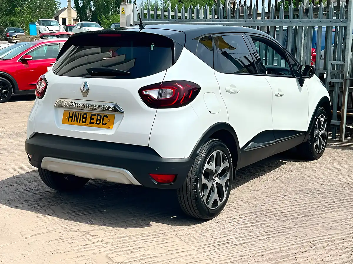Used 2018 Renault Captur Signature X Nav White/Black - Interior and Exterior details 9