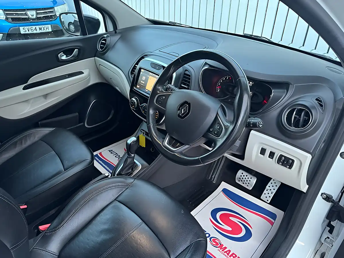 Used 2018 Renault Captur Signature X Nav White - Interior and Exterior details 16