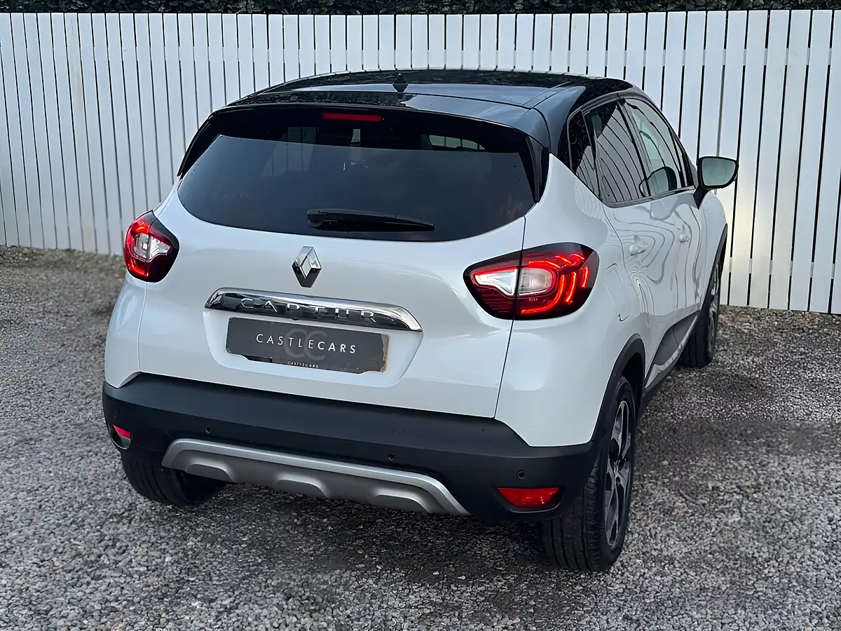 Used 2018 Renault Captur Signature X Nav White - Interior and Exterior details 5