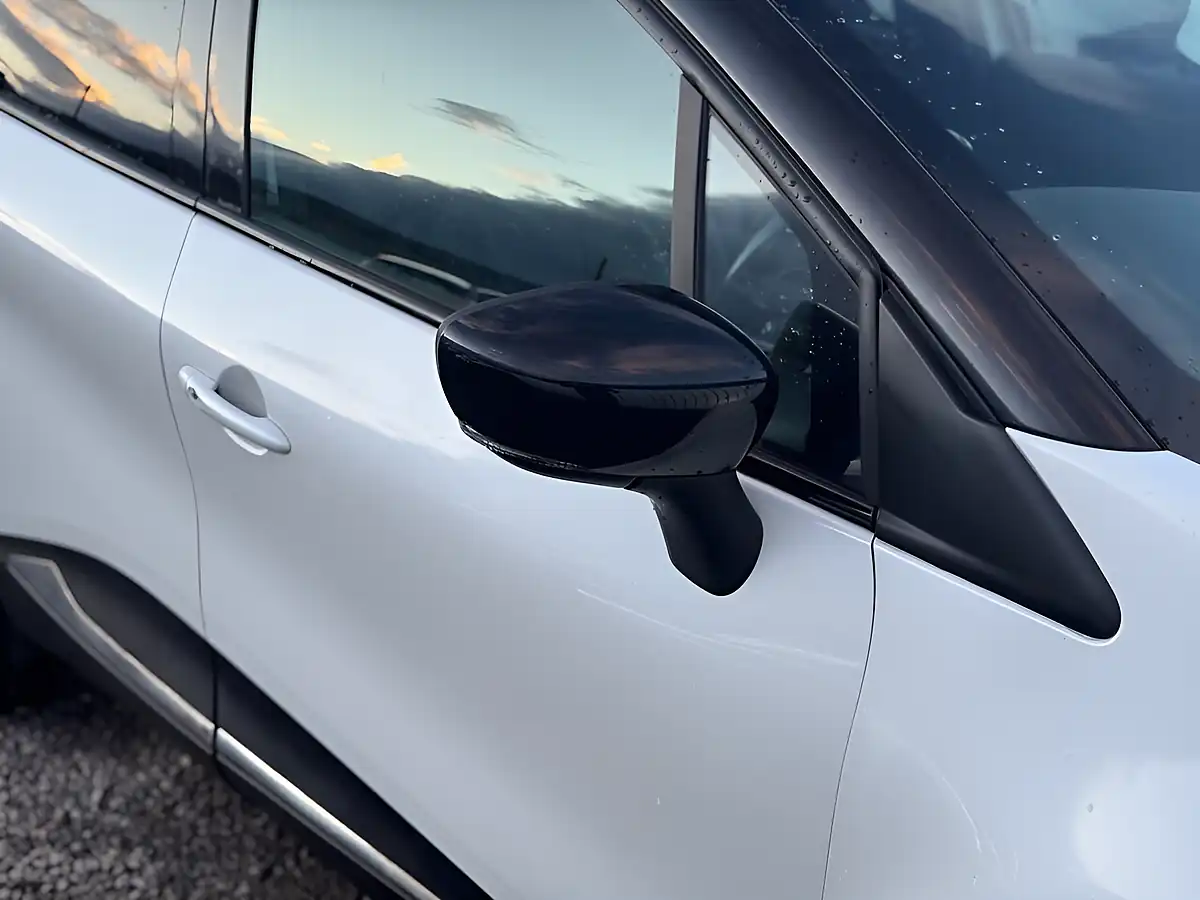 Used 2018 Renault Captur Signature X Nav White - Interior and Exterior details 9