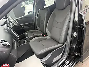 Used 2018 Renault Clio Dynamique Nav Black - Interior and Exterior details 10