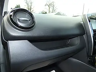 Used 2018 Renault Clio Dynamique Nav Diamond Black - Interior and Exterior details 16