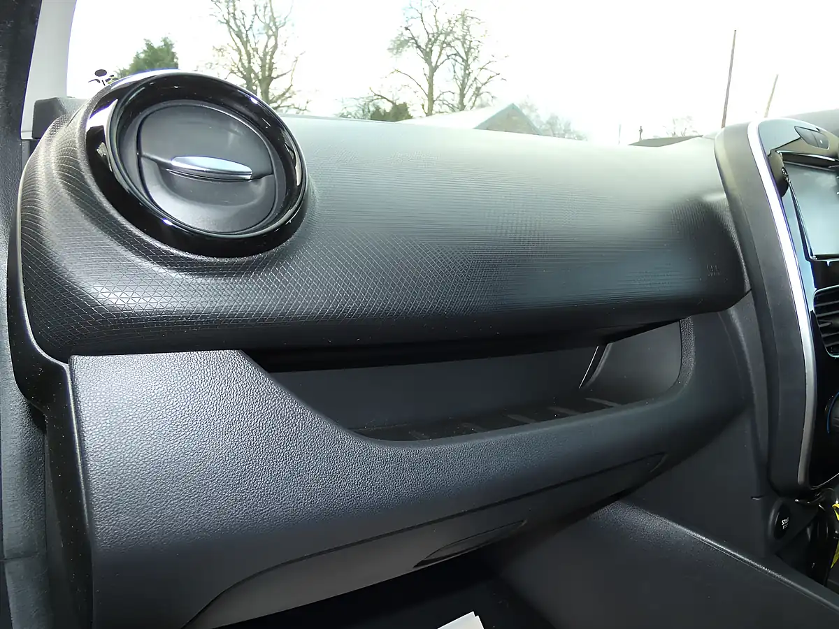 Used 2018 Renault Clio Dynamique Nav Diamond Black - Interior and Exterior details 16