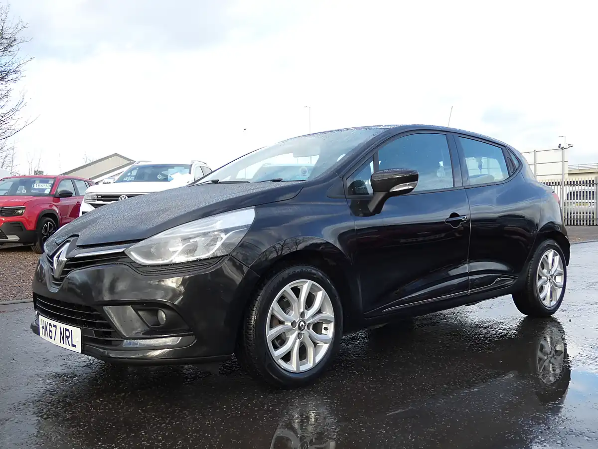 Used 2018 Renault Clio Dynamique Nav Diamond Black - Interior and Exterior details 3