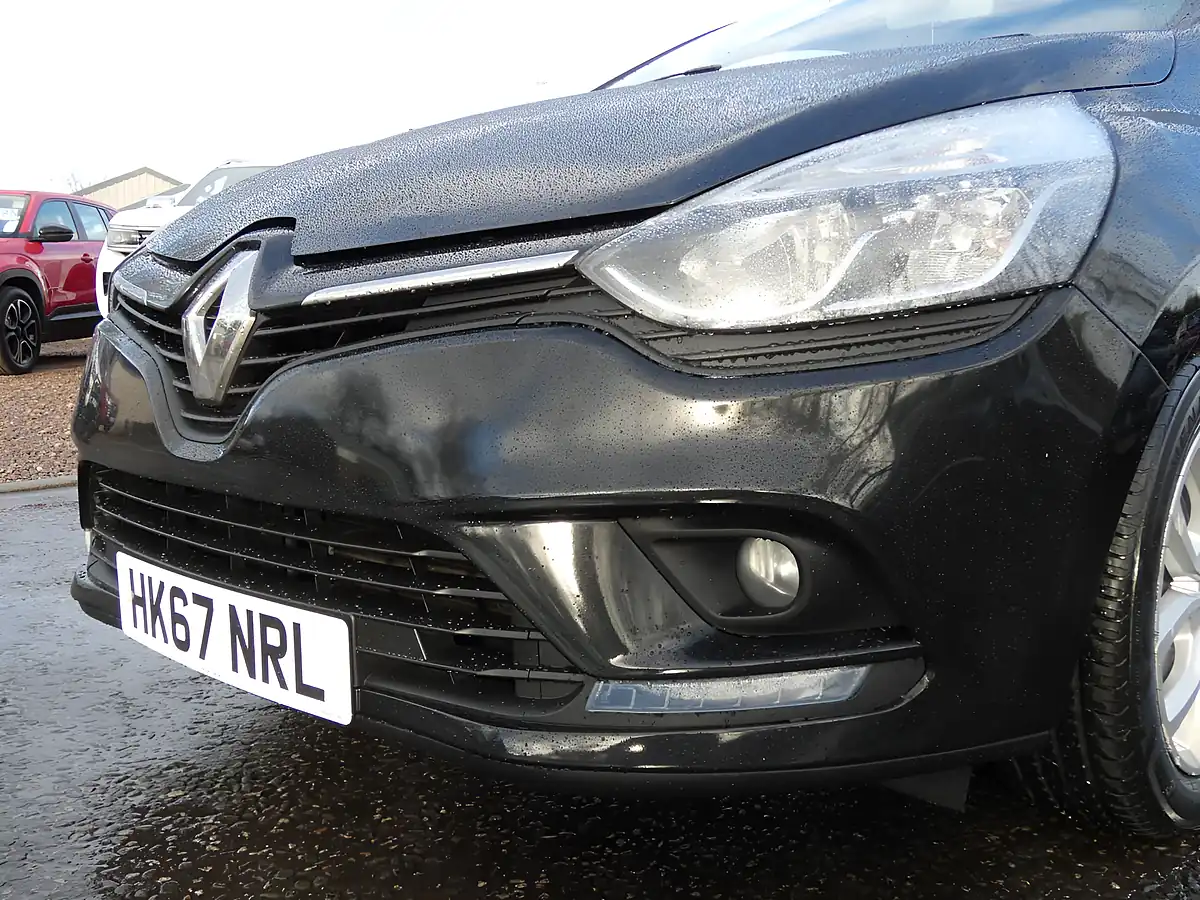 Used 2018 Renault Clio Dynamique Nav Diamond Black - Interior and Exterior details 8