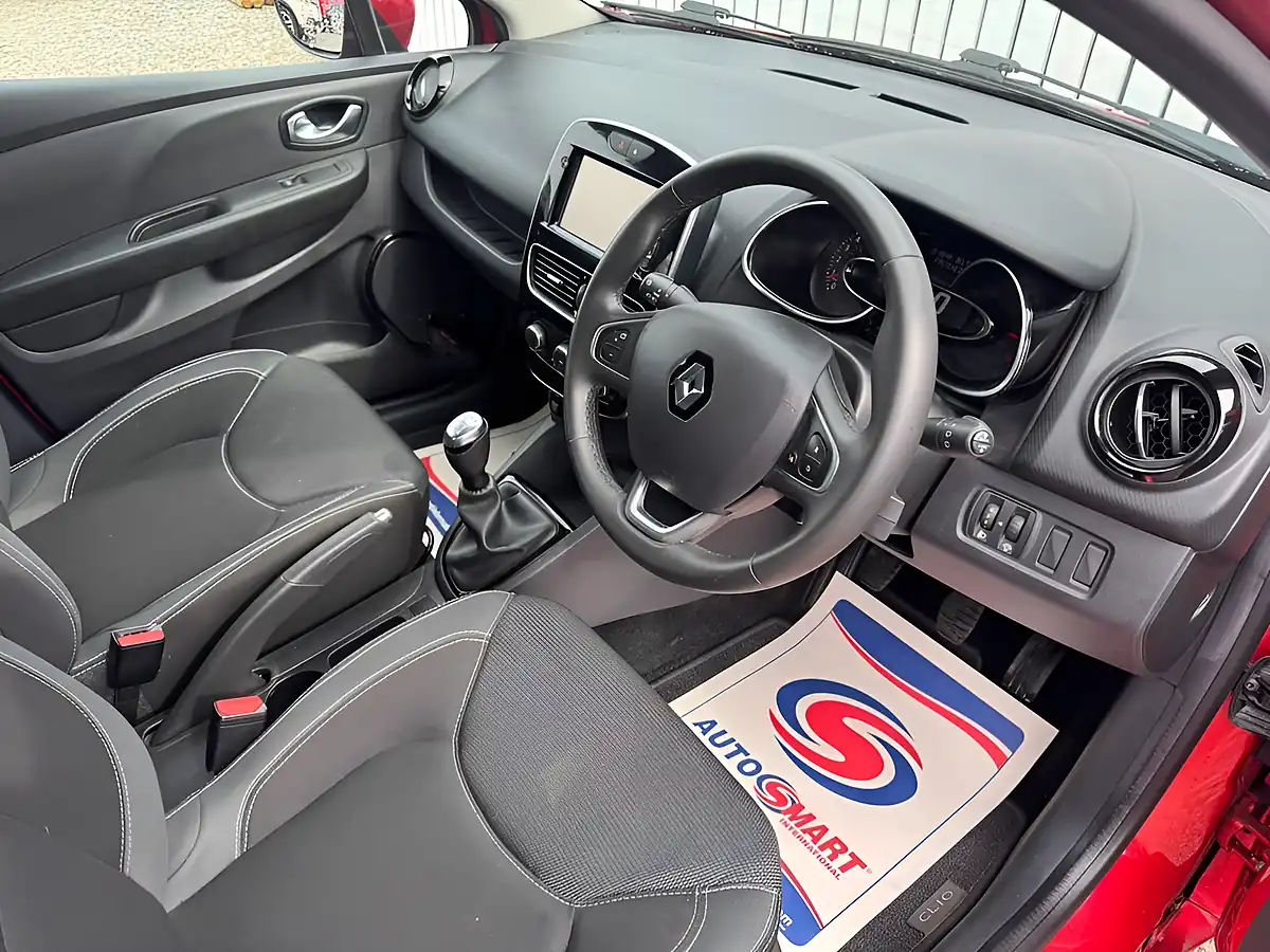 Used 2018 Renault Clio Dynamique Nav Flame Red - Interior and Exterior details 17