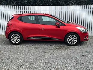 Used 2018 Renault Clio Dynamique Nav Flame Red - Interior and Exterior details 4