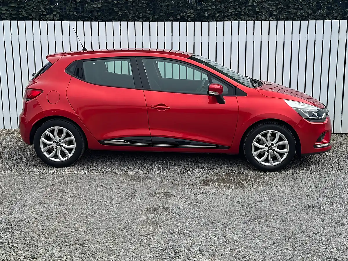 Used 2018 Renault Clio Dynamique Nav Flame Red - Interior and Exterior details 4
