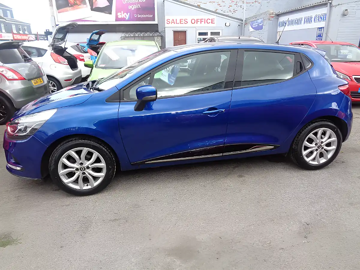 Used 2018 Renault Clio Dynamique Nav Iron Blue - Interior and Exterior details 18