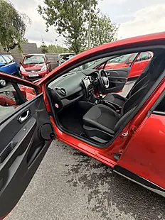 Used 2018 Renault Clio Dynamique Nav Premium Pearl Red Metallic - Interior and Exterior details 15