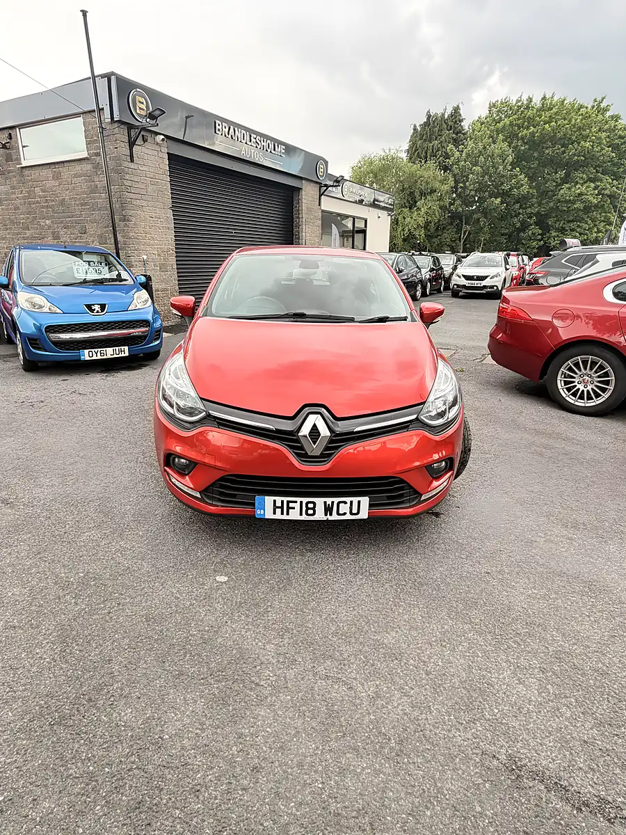 Used 2018 Renault Clio Dynamique Nav Premium Pearl Red Metallic - Interior and Exterior details 2