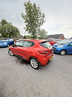Used 2018 Renault Clio Dynamique Nav Premium Pearl Red Metallic - Interior and Exterior details 5