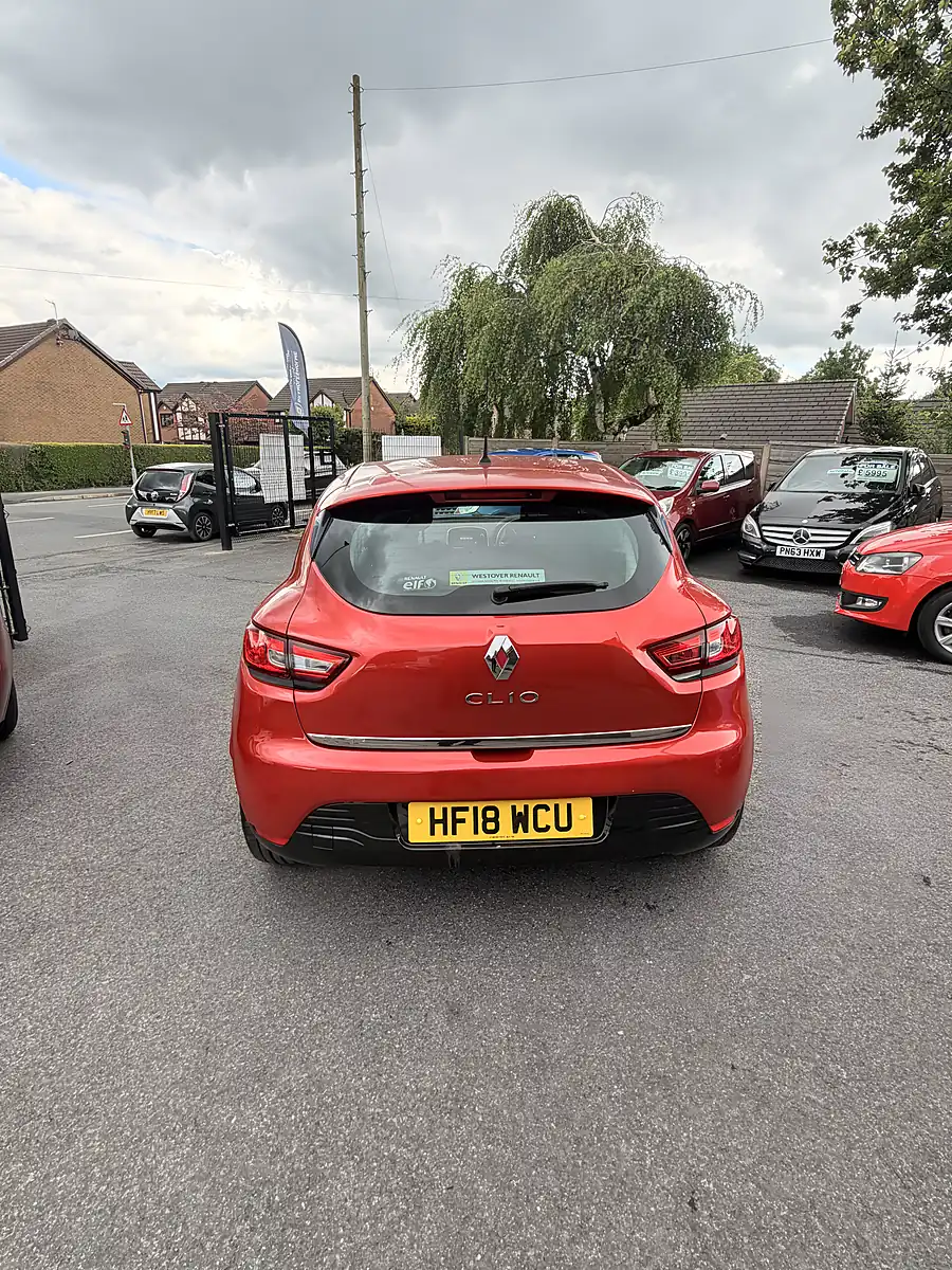 Used 2018 Renault Clio Dynamique Nav Premium Pearl Red Metallic - Interior and Exterior details 6