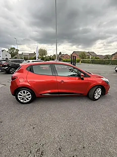 Used 2018 Renault Clio Dynamique Nav Premium Pearl Red Metallic - Interior and Exterior details 8
