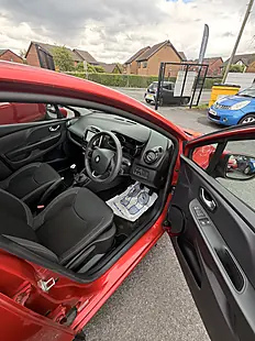 Used 2018 Renault Clio Dynamique Nav Premium Pearl Red Metallic - Interior and Exterior details 9