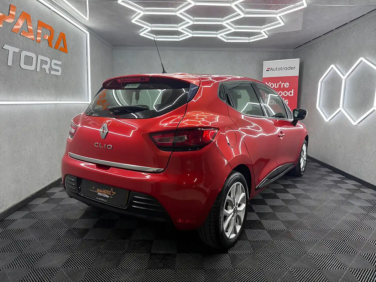 Used 2018 Renault Clio Dynamique Nav Red - Interior and Exterior details 10