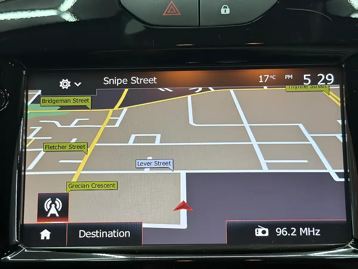 Used 2018 Renault Clio Dynamique Nav Red - Interior and Exterior details 17