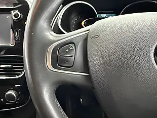 Used 2018 Renault Clio Dynamique Nav Red - Interior and Exterior details 19