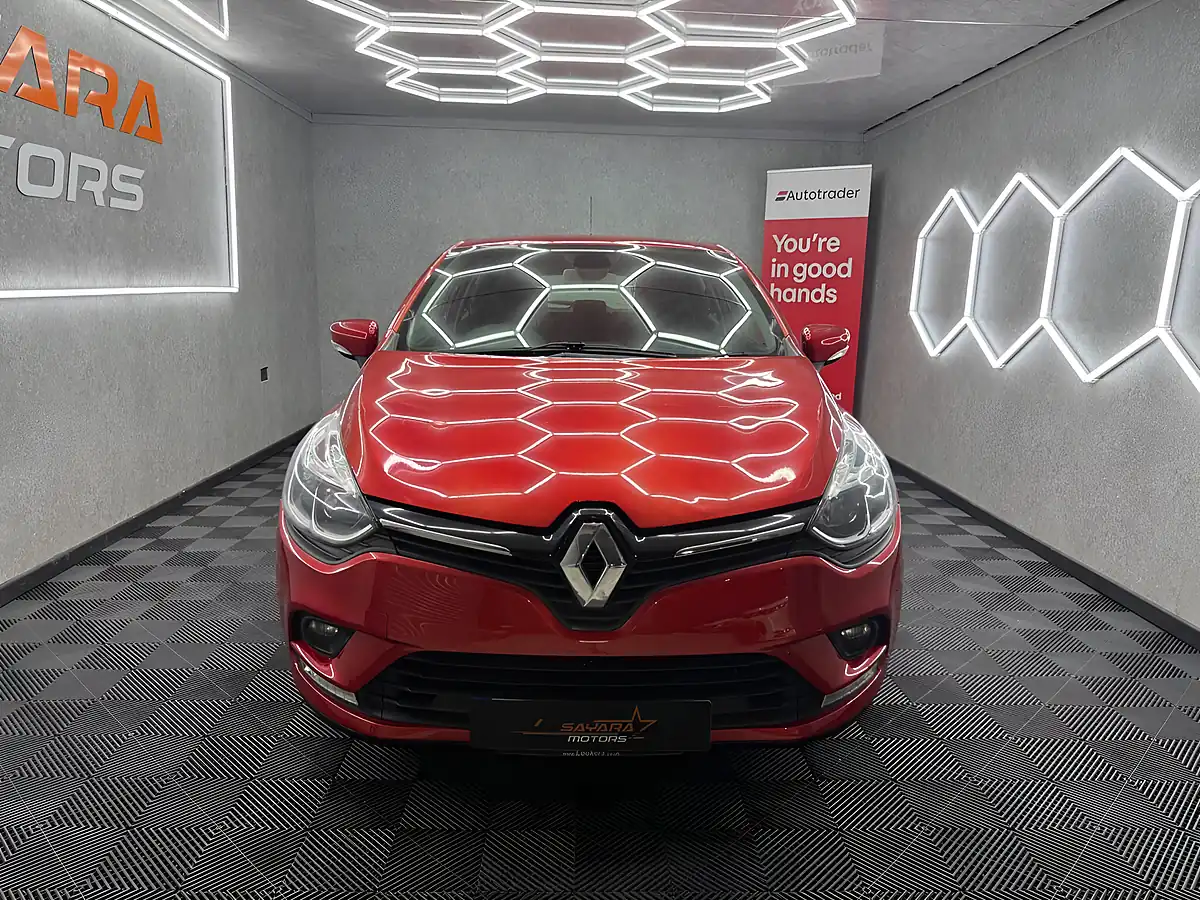 Used 2018 Renault Clio Dynamique Nav Red - Interior and Exterior details 3