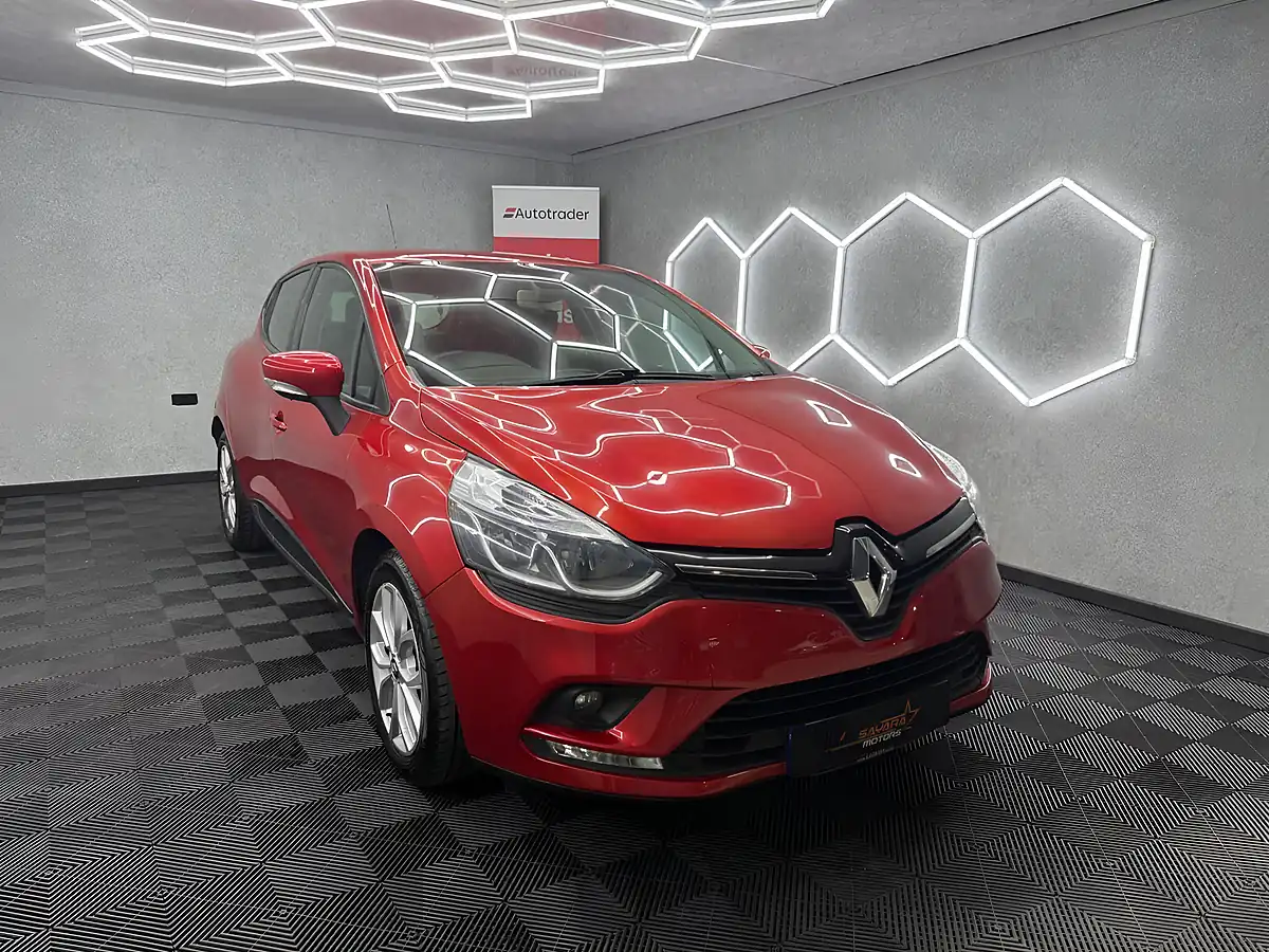 Used 2018 Renault Clio Dynamique Nav Red - Interior and Exterior details 4