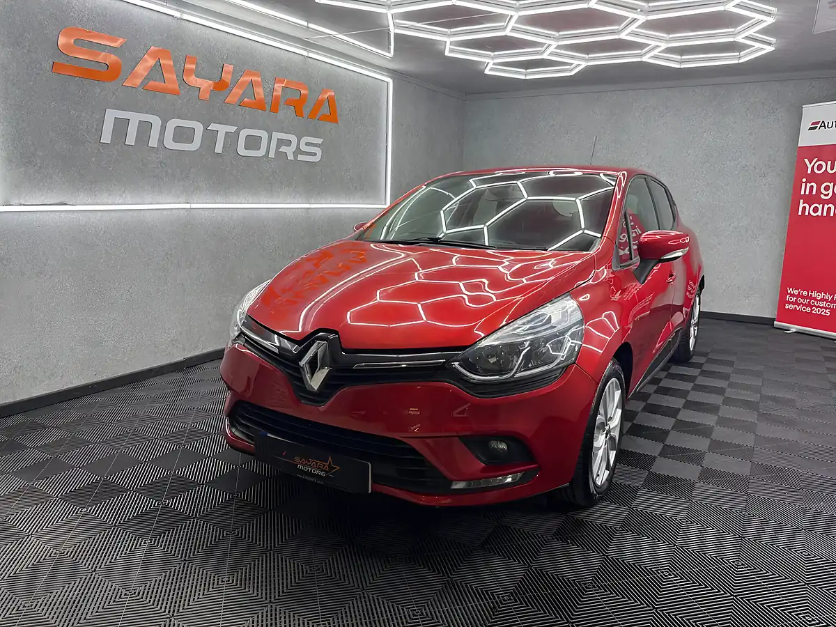 Used 2018 Renault Clio Dynamique Nav Red - Interior and Exterior details 6