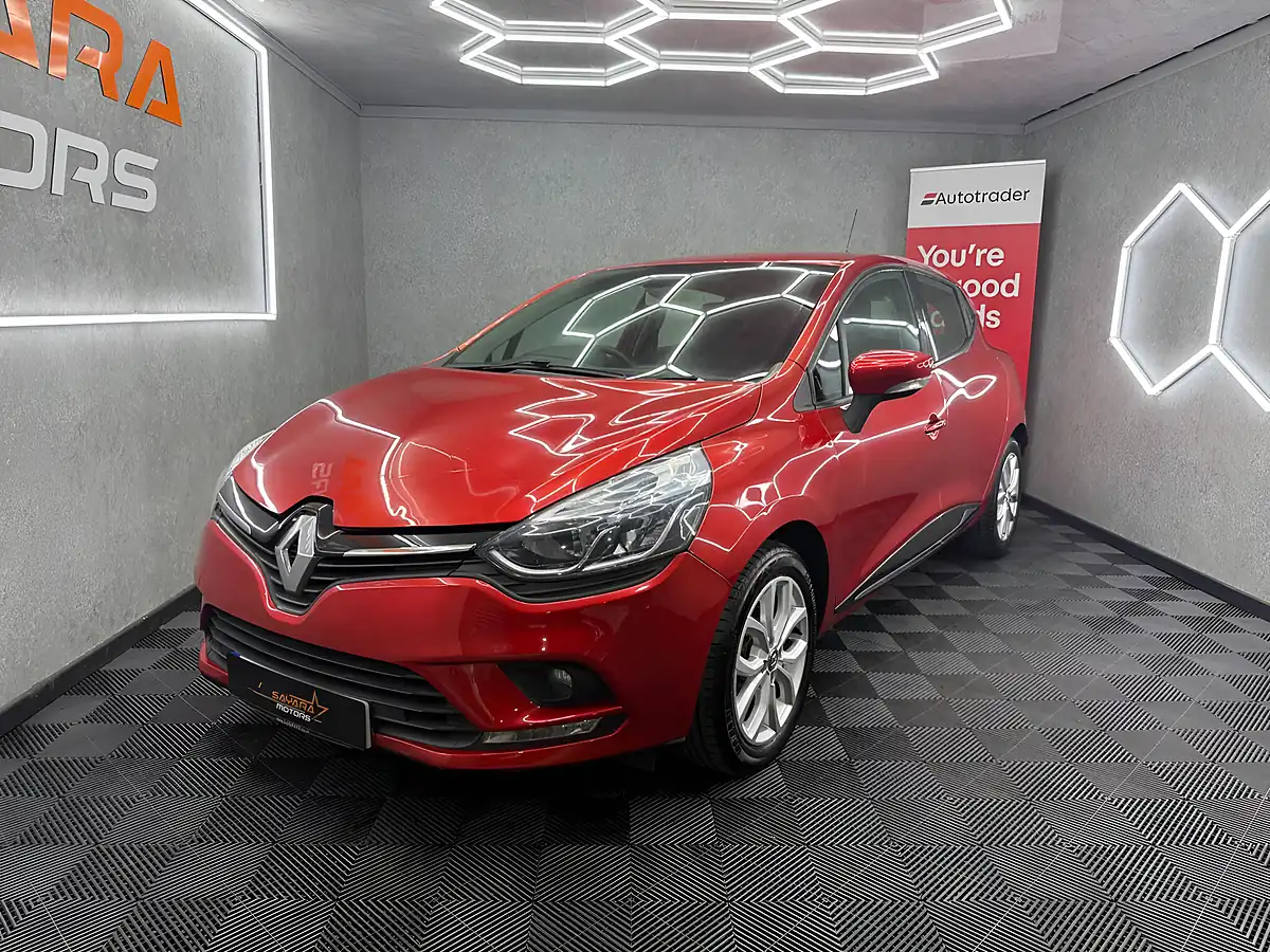 Used 2018 Renault Clio Dynamique Nav Red - Interior and Exterior details 7