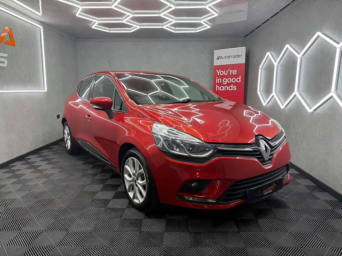 Used 2018 Renault Clio Dynamique Nav Red - Interior and Exterior details 8