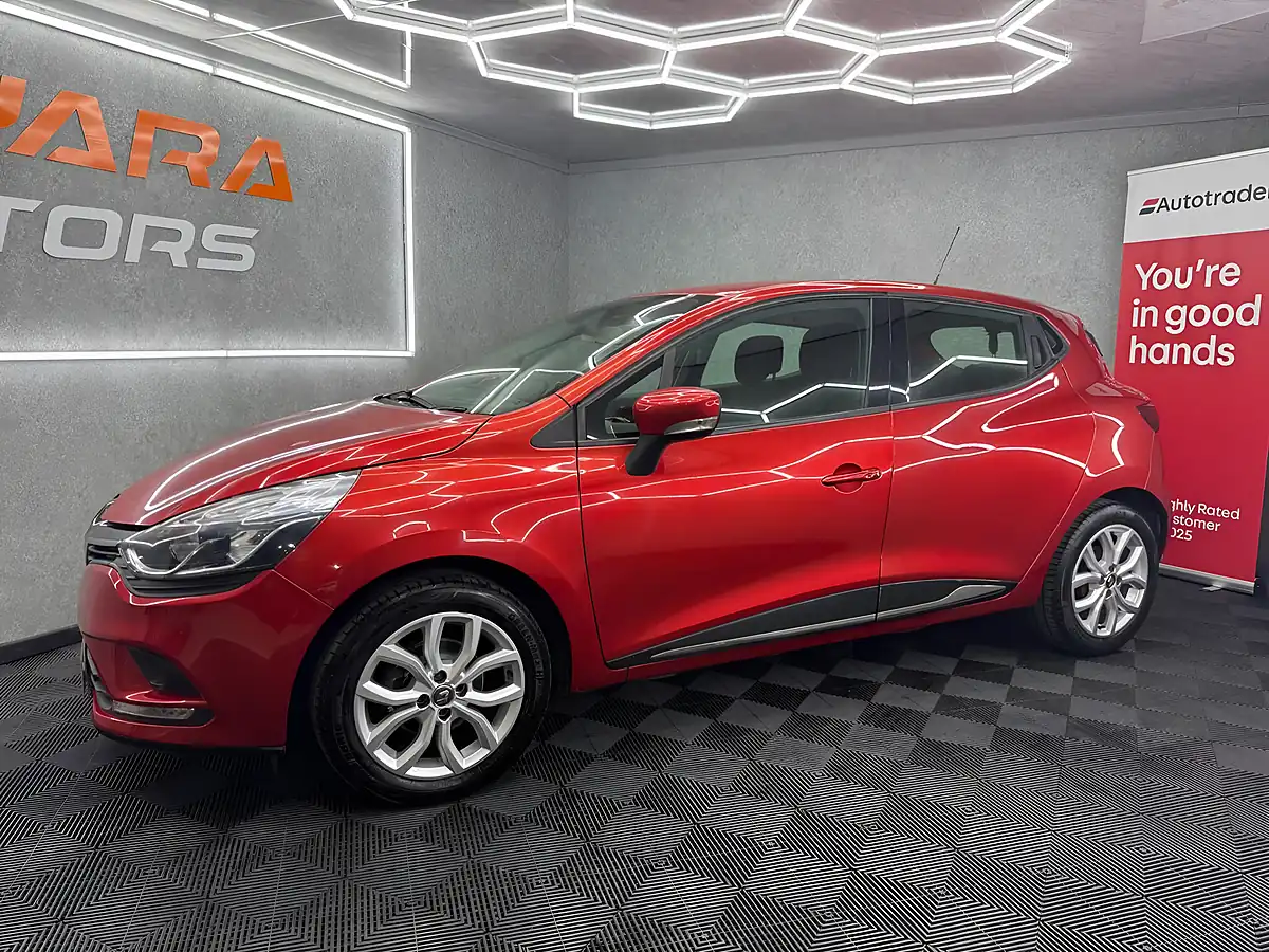 Used 2018 Renault Clio Dynamique Nav Red - Interior and Exterior details 9