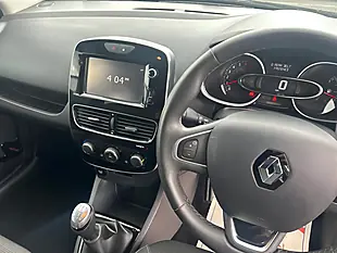Used 2018 Renault Clio Dynamique Nav Red - Interior and Exterior details 10