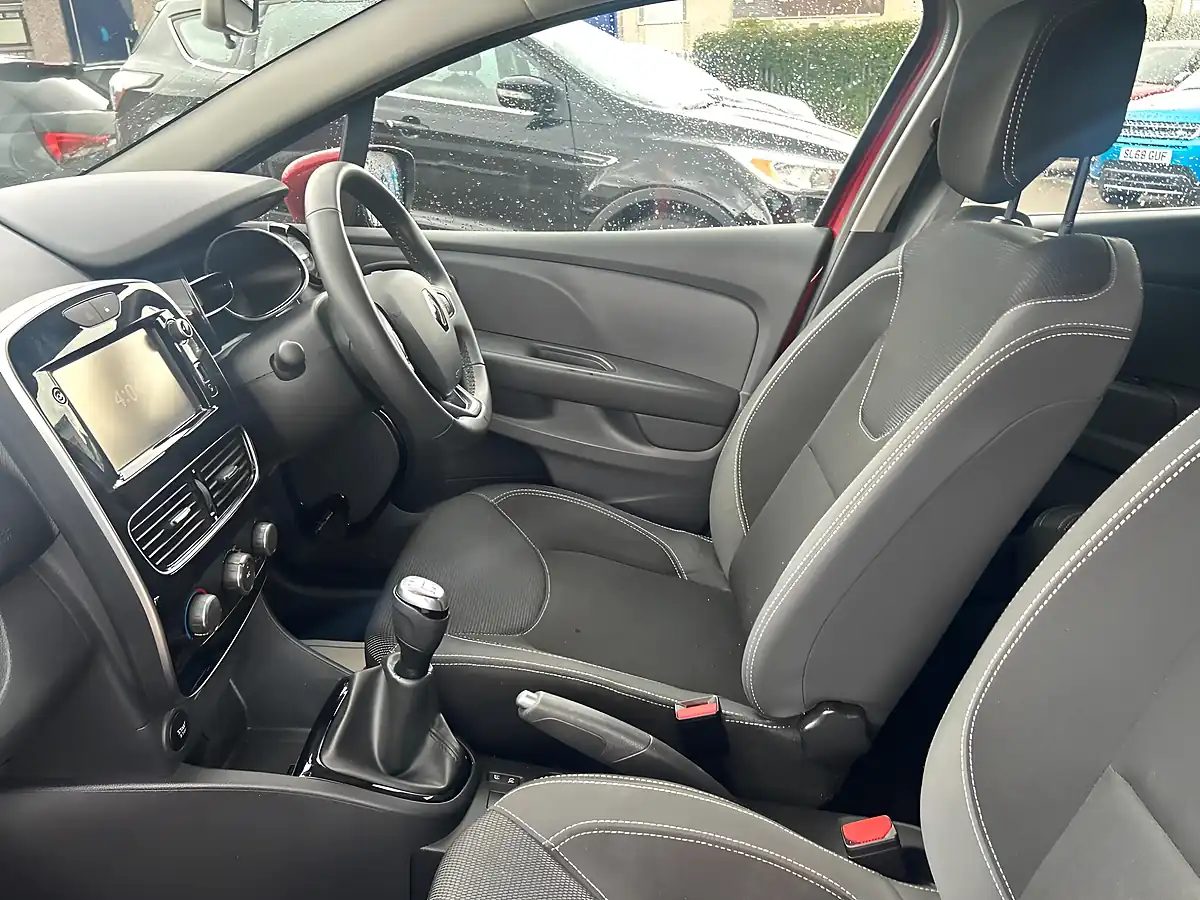 Used 2018 Renault Clio Dynamique Nav Red - Interior and Exterior details 19