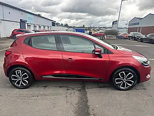 Used 2018 Renault Clio Dynamique Nav Red - Interior and Exterior details 8