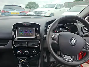 Used 2018 Renault Clio Dynamique Nav Red - Interior and Exterior details 14